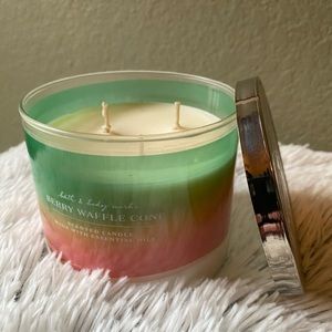 Bath and body works candle - Berry Waffle Cone